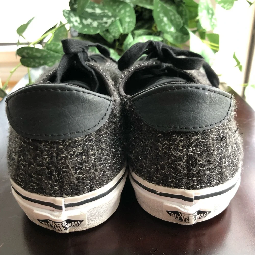 Vans Flannel OrthoLite Black White Low Top Sneakers Women’s Size 9.5